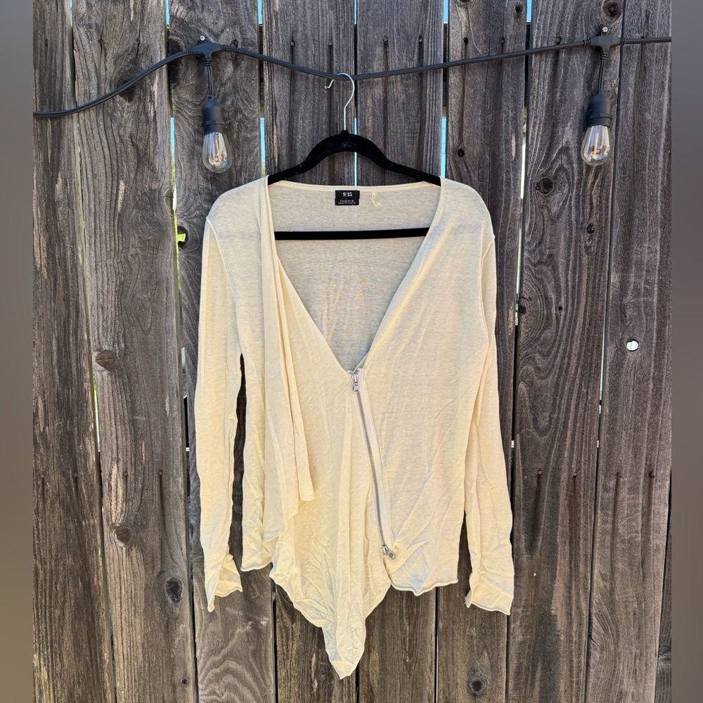 Saks Fifth Avenue 9|15 Light Yellow Silk Linen Asymmetrical Zip Front Blouse med